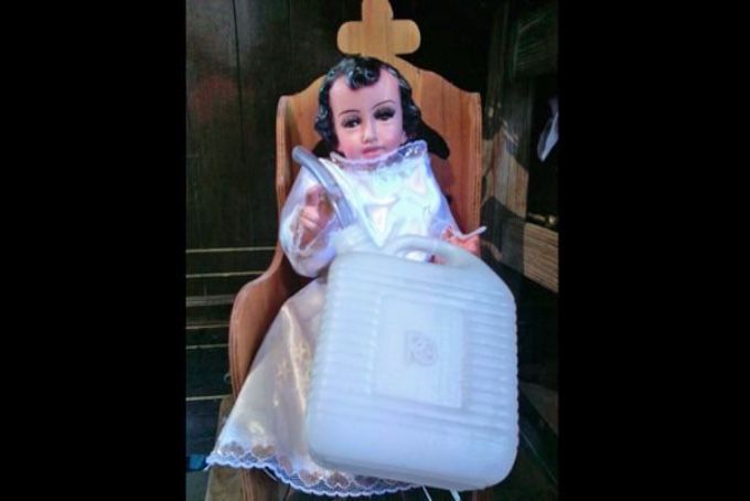 Solicitan algunas personas vestir su niño dios como niño huachicolero – NQ  Radio sin límites